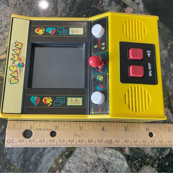 Handheld Arcade Console - Yellow - Picture 5 of 6